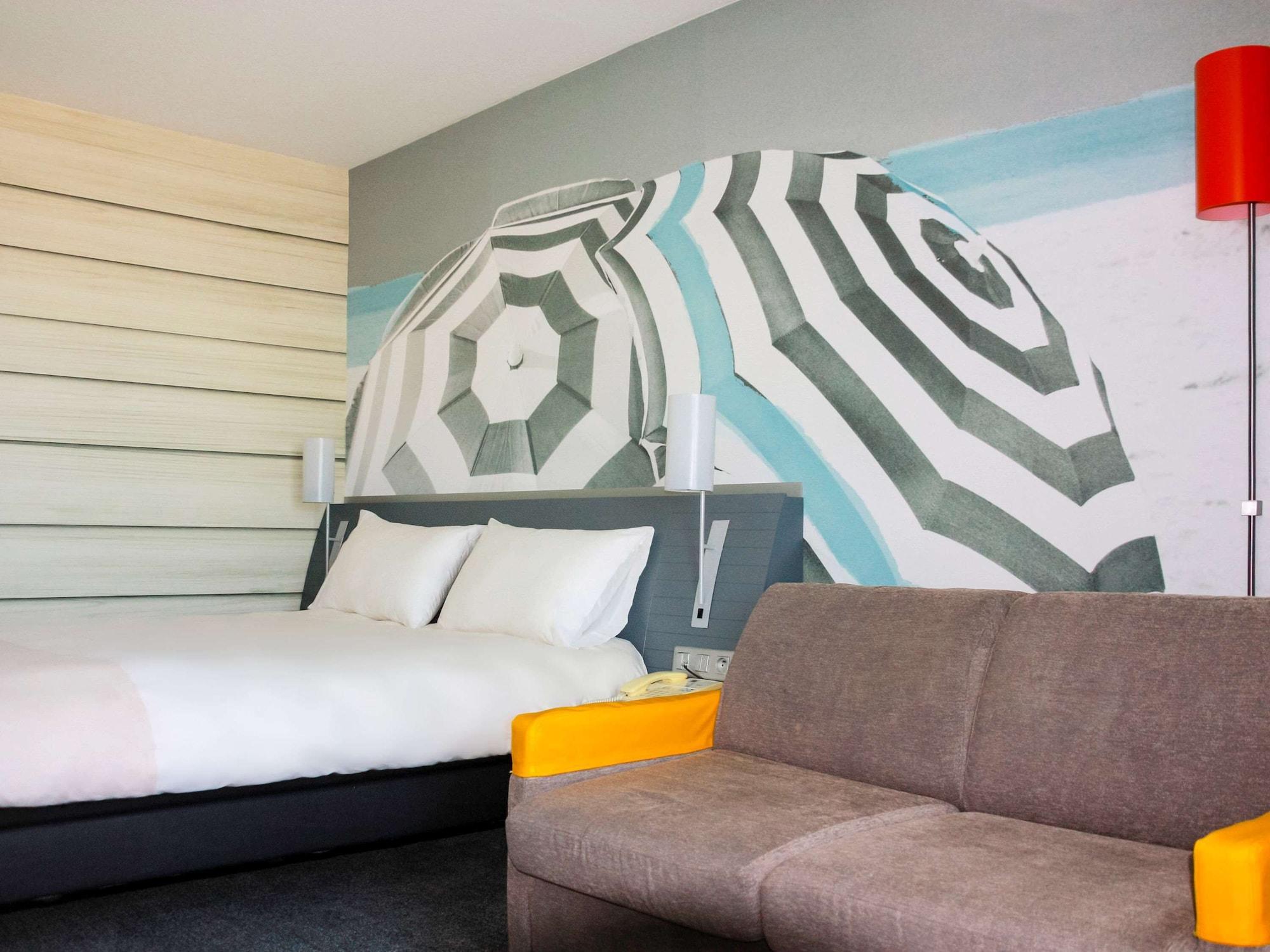 ไอบิส สไตล์ ตูลง ลา แซน-ซูร์-แมร์ Hotel ลาแซน-ซูร์-แมร์ ภายนอก รูปภาพ