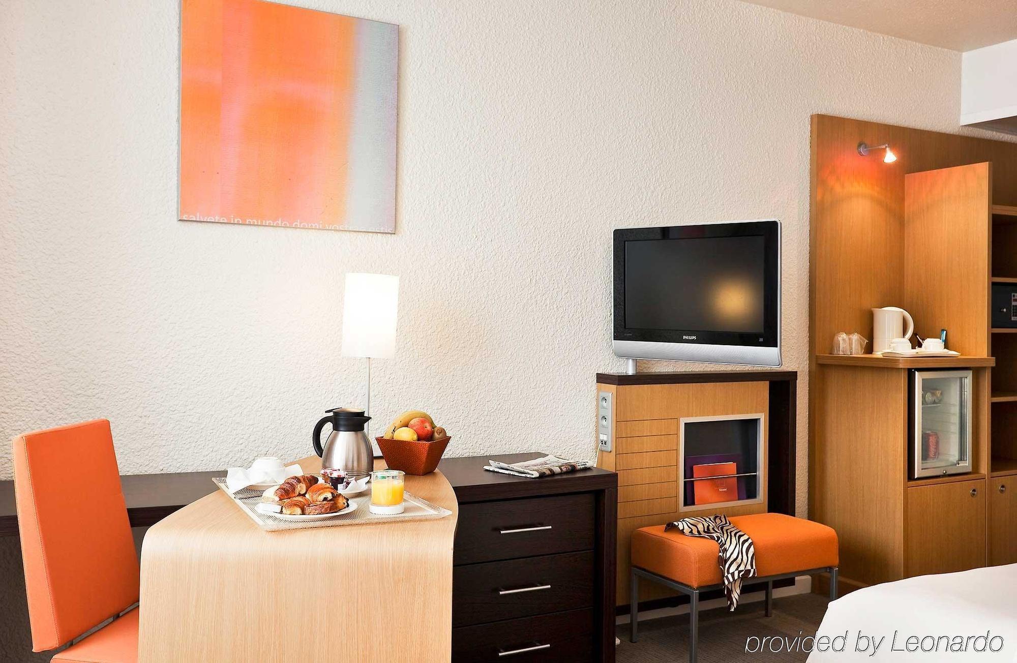 ไอบิส สไตล์ ตูลง ลา แซน-ซูร์-แมร์ Hotel ลาแซน-ซูร์-แมร์ ภายนอก รูปภาพ